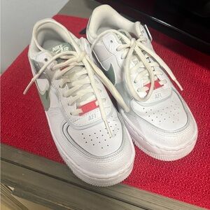 Nike Air Women's White and Green Sneakers